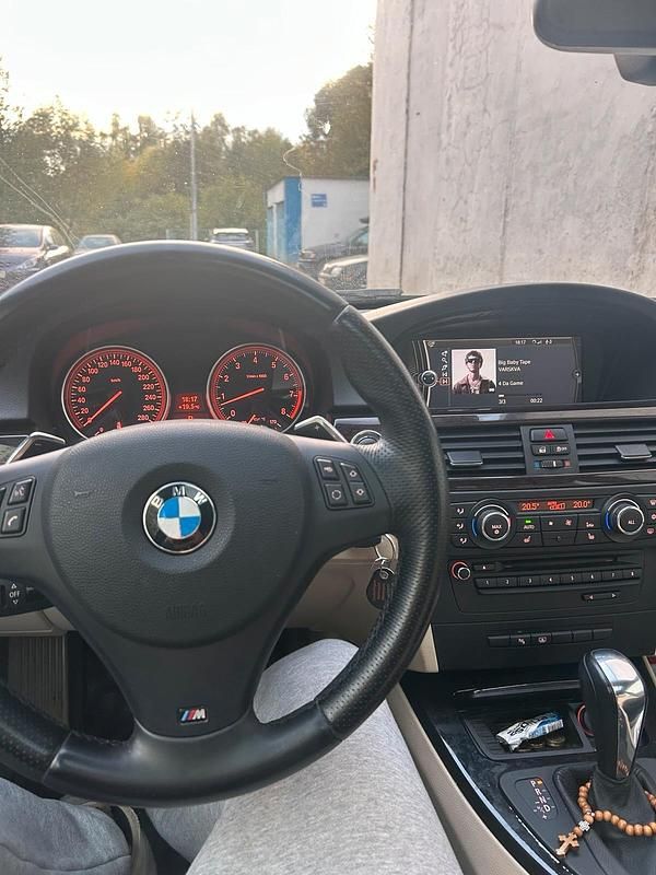 Gebraucht BMW 325 M Sport 218 PS (160 kW) 2012 Silber Coupé