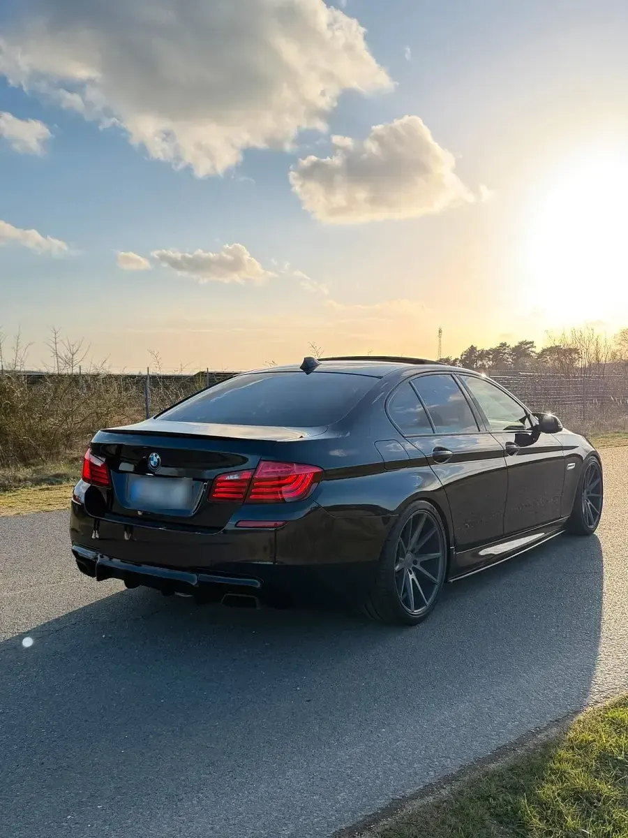 Gebraucht BMW M550 Performance 381 PS (280 kW) 2015 Blau Limousine