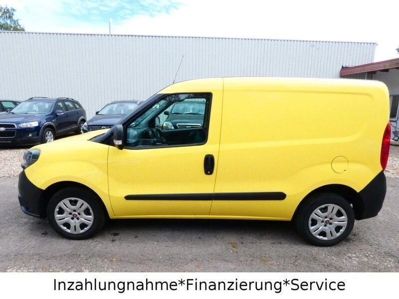 Gebraucht Fiat Doblò Basis 80 PS (58 kW) 2018 Gelb Van / Kleinbus