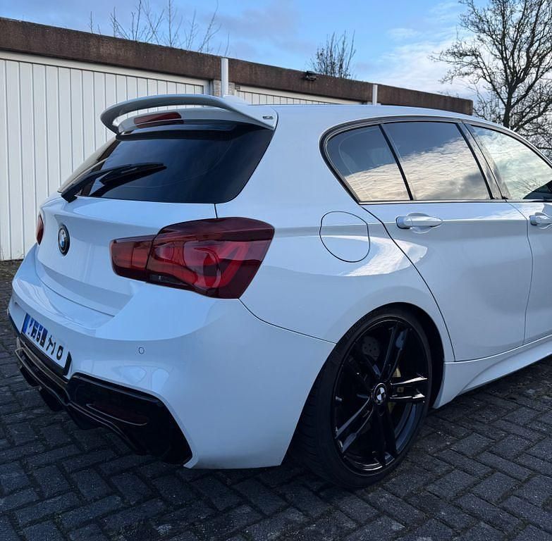 Gebraucht BMW 118 Shadowline 136 PS (100 kW) 2018 Weiß Kleinwagen