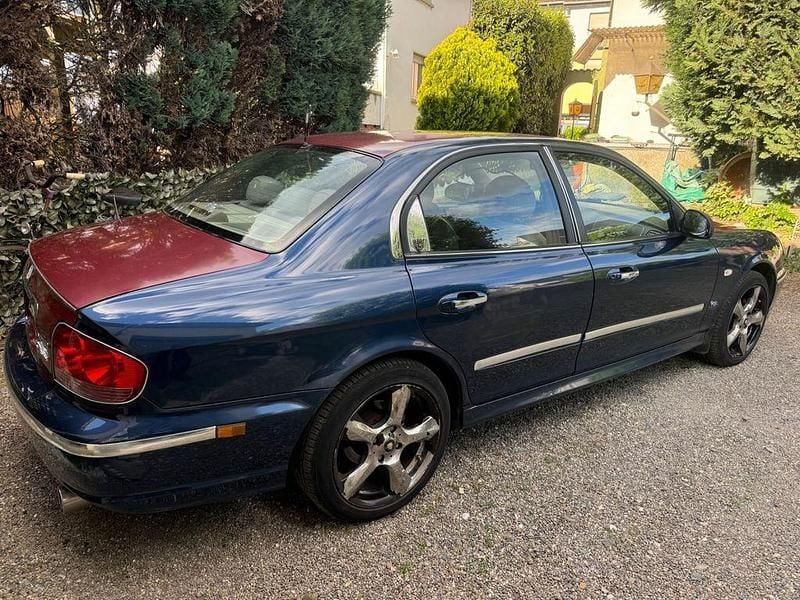 Blau Gebraucht 2001 Hyundai Sonata GLS Limousine | 700 € - Bild 1/4