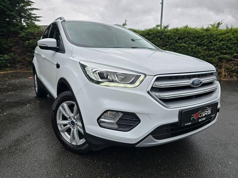 Weiß Gebraucht 2017 Ford Kuga Cool & Connect SUV | 12.450 € (Fairer Preis) - Bild 1/4