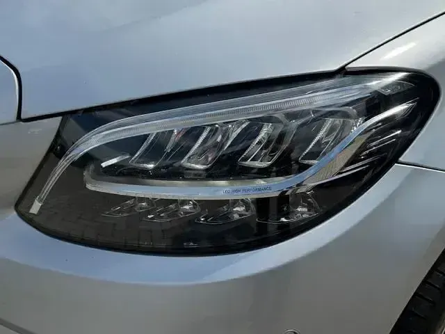Gebraucht Mercedes C220 194 PS (142 kW) 2019 Silber Kombi