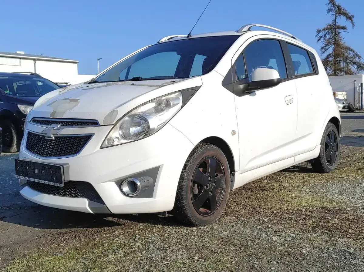 Używany Chevrolet Spark LT 82 KM (60 kW) 2012 Biały Hatchback