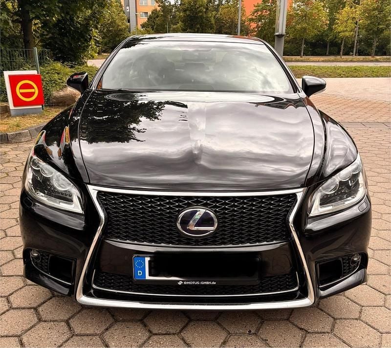 Schwarz Gebraucht 2014 Lexus LS600 Limousine | 24.999 € - Bild 1/4