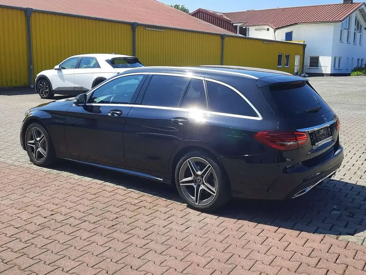Gebraucht Mercedes C220 AMG line 194 PS (142 kW) 2020 Schwarz metalic Kombi