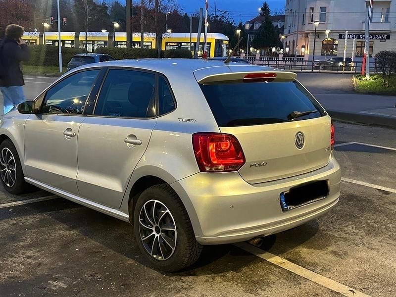 Gebraucht VW Polo Team 105 PS (77 kW) 2011 Silber Kleinwagen