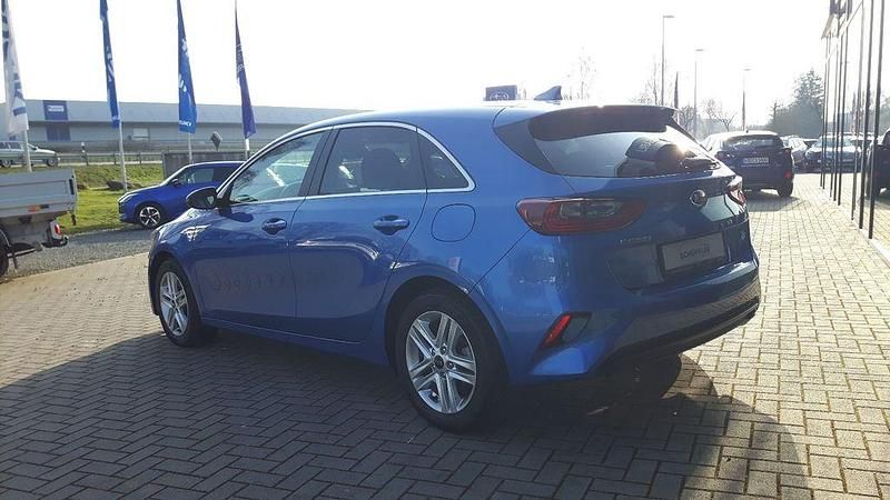 Gebraucht Kia Ceed Vision 160 PS (117 kW) 2021 Blau Kleinwagen