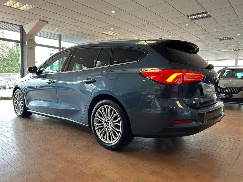 Gebraucht Ford Focus Titanium 120 PS (88 kW) 2020 Blau Kombi