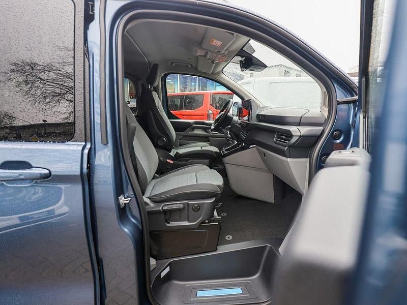 Gebraucht Ford Tourneo Titanium 150 PS (110 kW) 2025 Blau Van / Kleinbus