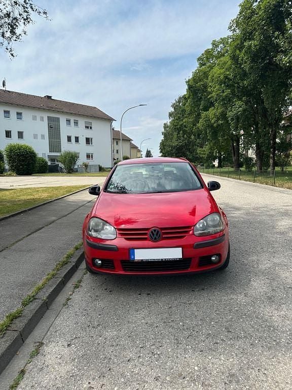 Rot Gebraucht 2006 VW Golf V Comfortline Limousine | 3.990 € (Fairer Preis) - Bild 1/4