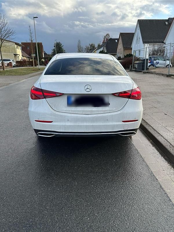 Gebraucht Mercedes C180 170 PS (125 kW) 2023 Weiß Limousine