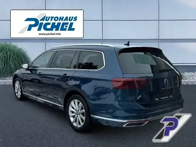 Gebraucht VW Passat Elegance 150 PS (110 kW) 2021 Blau(metallic) Kombi