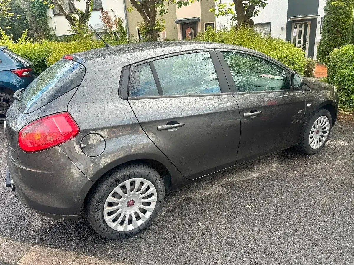 Gebraucht Fiat Bravo 90 PS (66 kW) 2013 Grau Kleinwagen