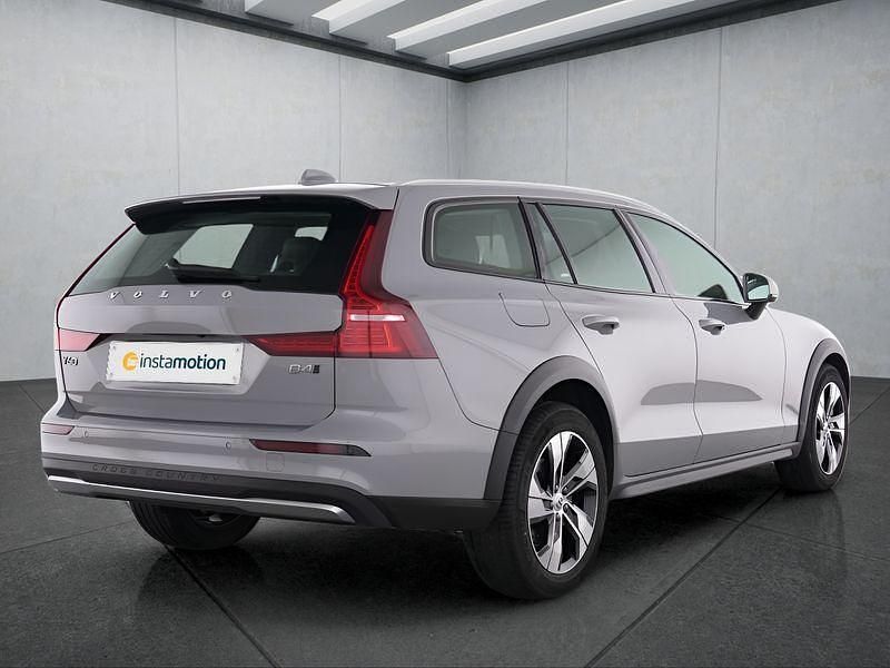 Gebraucht Volvo V60 CC 197 PS (144 kW) 2023 Grau Kombi