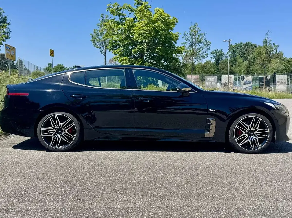 Gebraucht Kia Stinger GT 366 PS (269 kW) 2023 Schwarz Kleinwagen