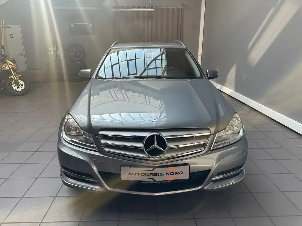 Gebraucht Mercedes C220 170 PS (125 kW) 2014 Grau Kombi