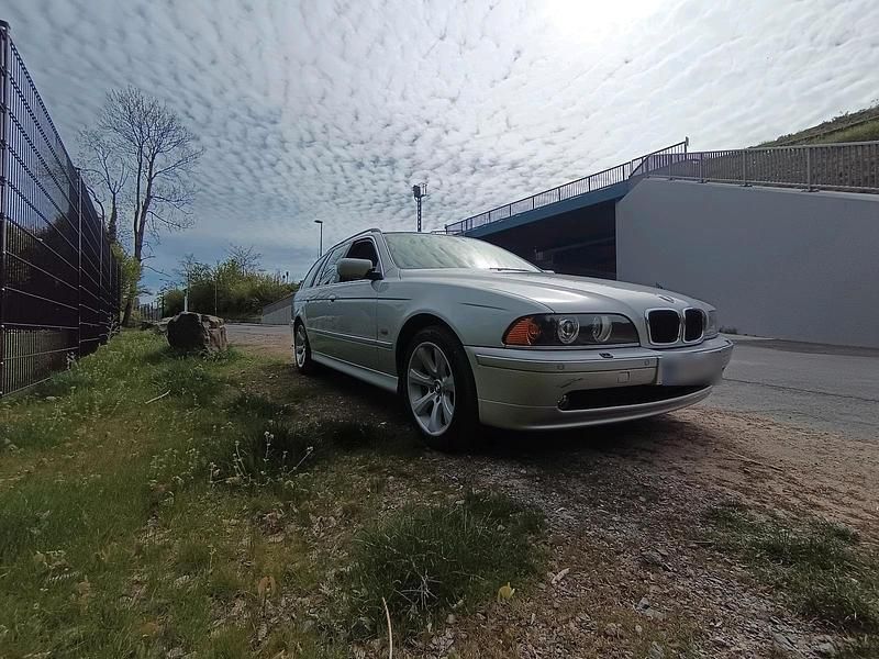 Używany BMW 530 193 KM (141 kW) 2002 Srebrny Kombi