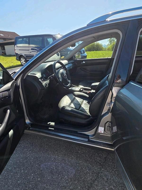 Gebraucht Audi A6 179 PS (131 kW) 2004 Grau Kombi