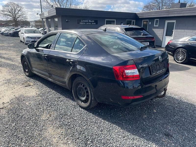 Gebraucht Skoda Octavia Style 150 PS (110 kW) 2016 Schwarz Kleinwagen