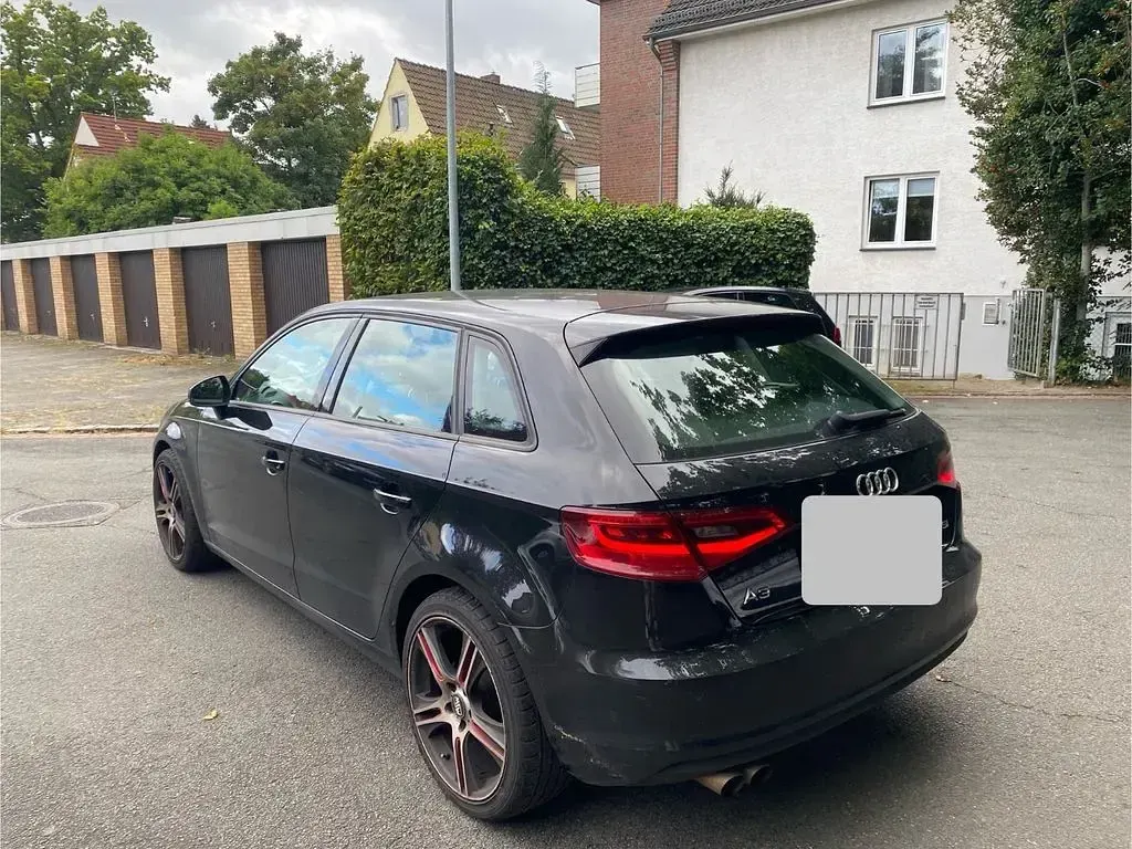Gebraucht Audi A3 Attraction 125 PS (91 kW) 2014 Schwarz Limousine