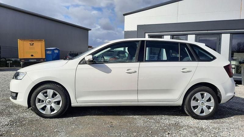 Gebraucht Skoda Rapid Ambition 95 PS (69 kW) 2017 Candyweiss Kleinwagen