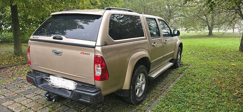 Gebraucht Isuzu D-Max 163 PS (119 kW) 2008 Gold Abholung