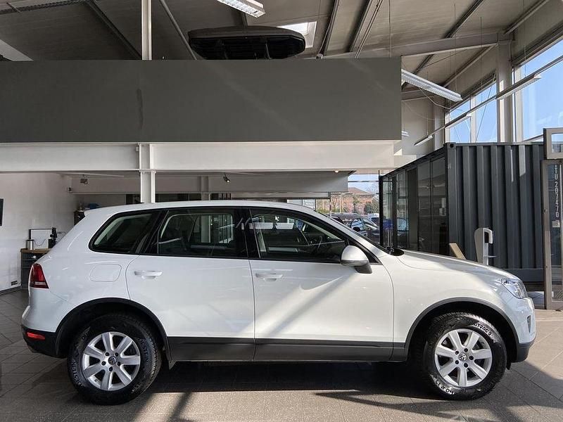 Gebraucht VW Touareg 262 PS (192 kW) 2016 Pure white SUV