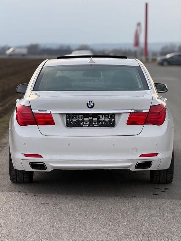 Gebraucht BMW 750 408 PS (300 kW) 2009 Weiß Limousine