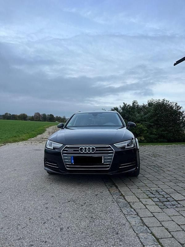 Gebraucht Audi A4 Ambiente 190 PS (139 kW) 2016 Schwarz Kombi