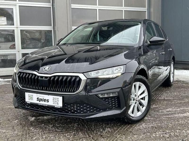 Schwarzmagic perleffekt Gebraucht 2024 Skoda Scala Kleinwagen | 21.440 € (Guter Preis) - Bild 1/4