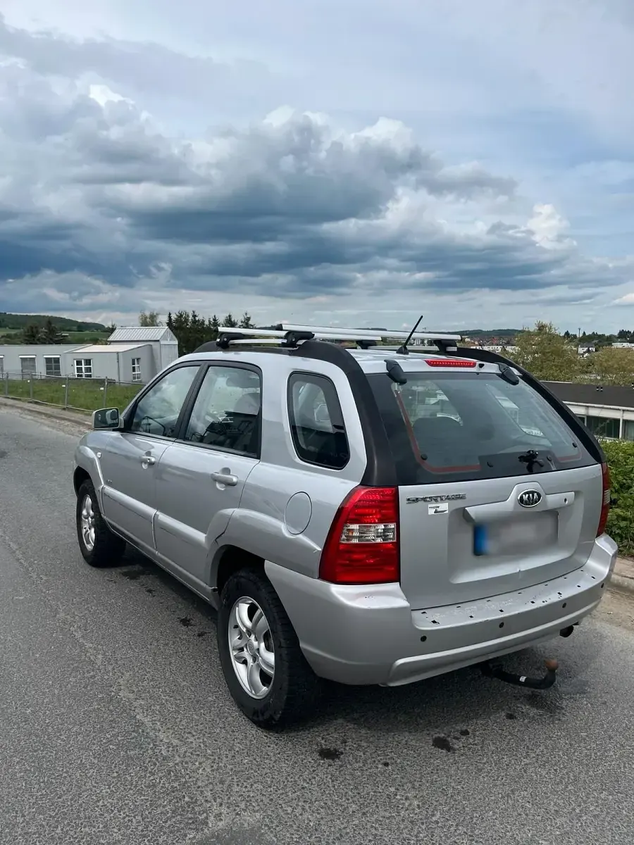 Gebraucht Kia Sportage LX 141 PS (103 kW) 2006 Silber SUV