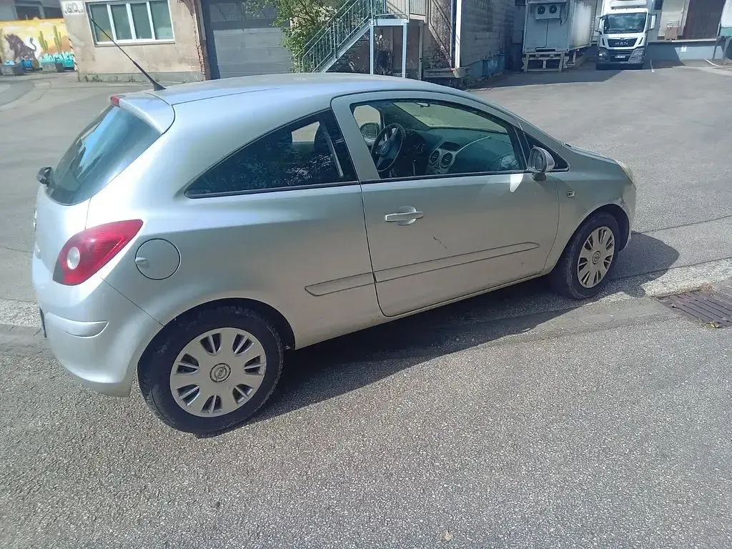 Gebraucht Opel Corsa 60 PS (44 kW) 2007 Silber Kleinwagen