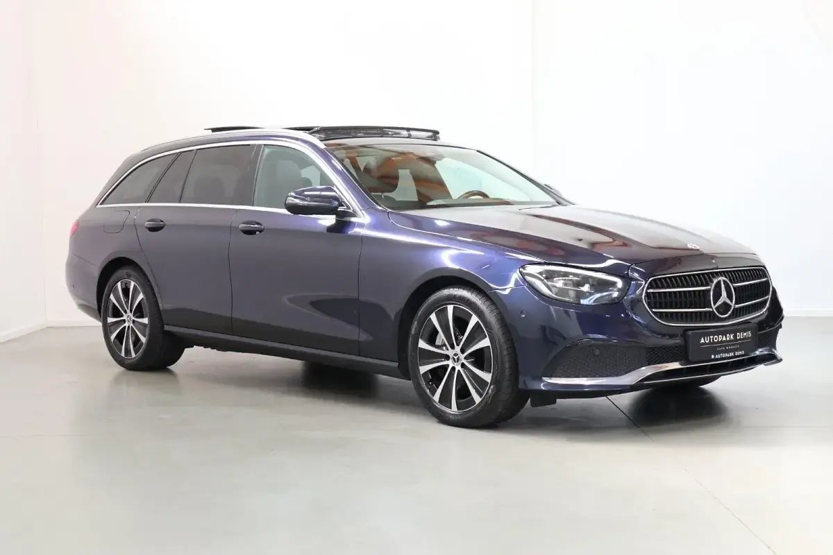 Gebraucht Mercedes E300 194 PS (142 kW) 2022 Blau Kombi