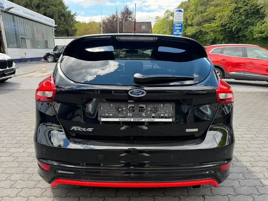 Gebraucht Ford Focus Sport 150 PS (110 kW) 2016 Shadow black Limousine
