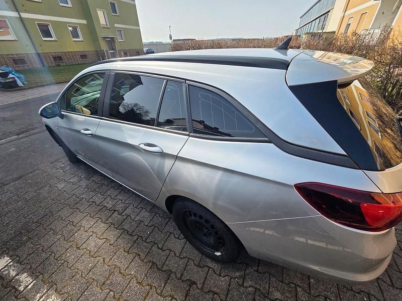 Gebraucht Opel Astra Edition 150 PS (110 kW) 2018 Silber Kombi