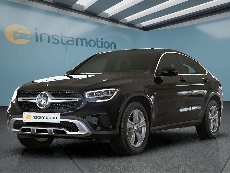 Schwarz Gebraucht 2021 Mercedes GLC300e SUV | 46.849 € - Bild 1/4