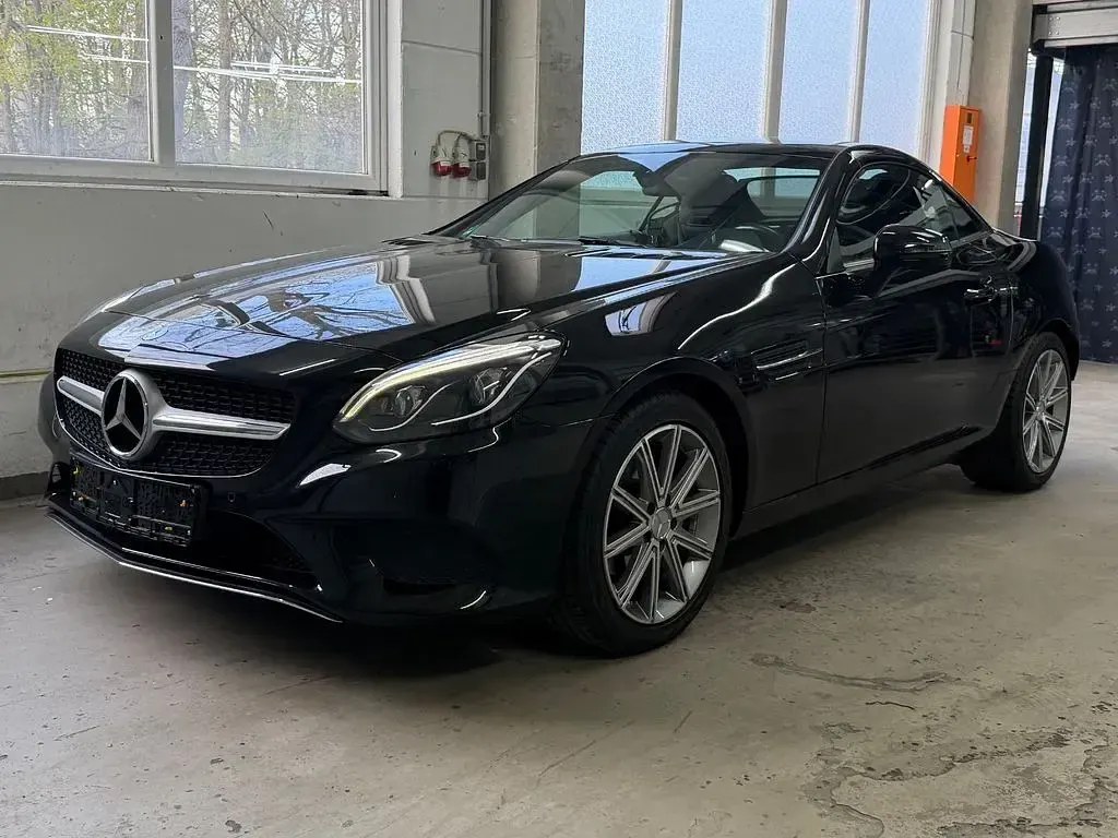 Gebraucht Mercedes SLC180 156 PS (114 kW) 2016 Schwarz Cabrio