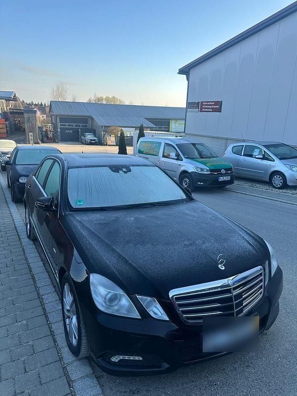 Gebraucht Mercedes E350 292 PS (214 kW) 2010 Schwarz Limousine