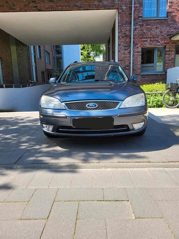 Gebraucht Ford Mondeo Ghia 131 PS (96 kW) 2007 Grau Kombi