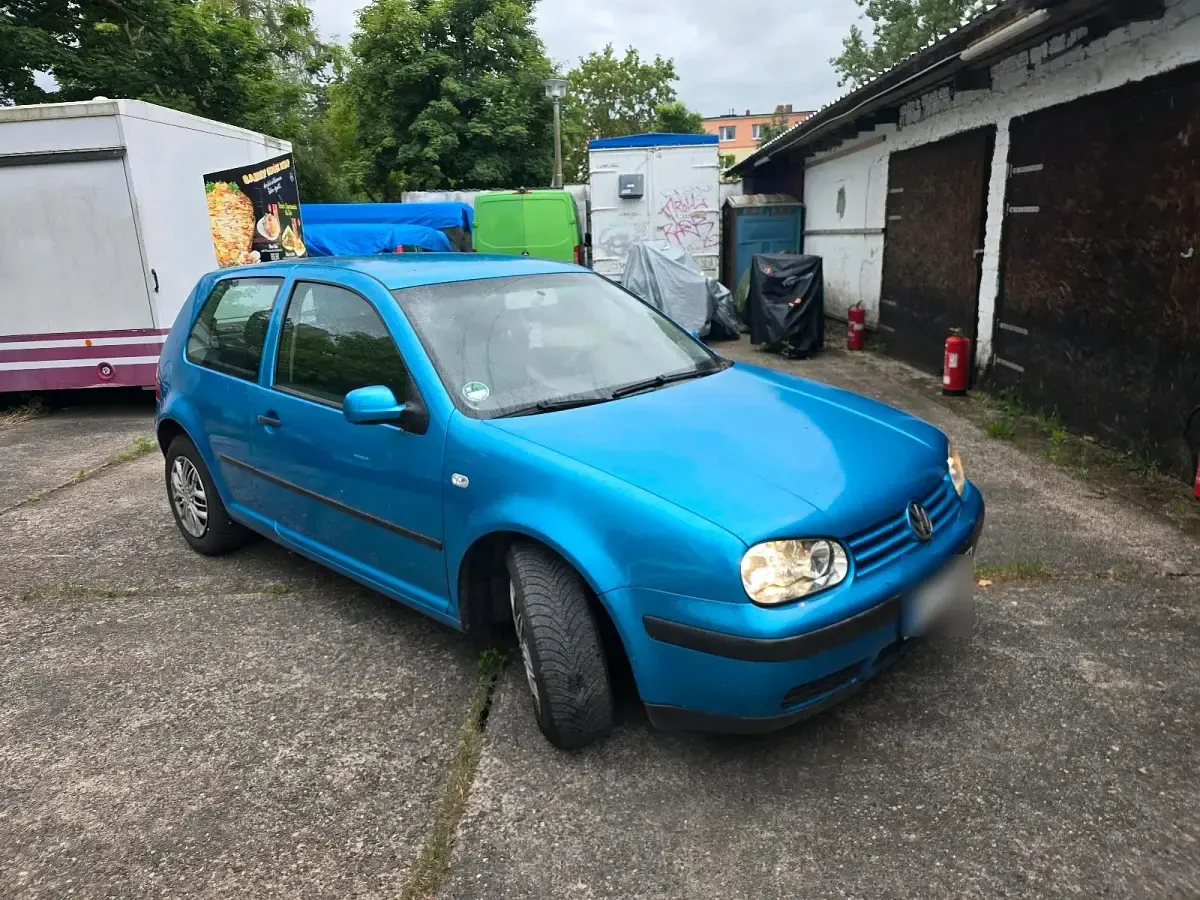 Gebraucht VW Golf IV 75 PS (55 kW) 2003 Blau Limousine
