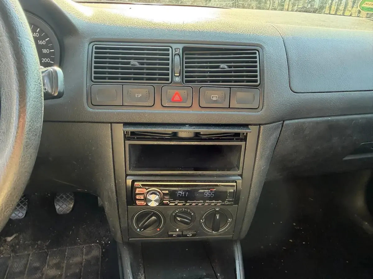 Brugt VW Golf IV 75 HK (55 kW) 2001 Sølv Hatchback