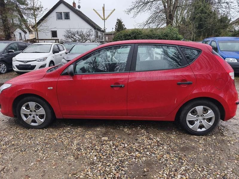 Gebraucht Hyundai i30 Edition+ 109 PS (80 kW) 2009 Shine red Kleinwagen
