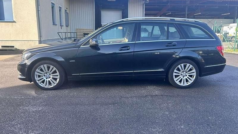 Gebraucht Mercedes C220 Elegance 170 PS (125 kW) 2011 Schwarz Kombi