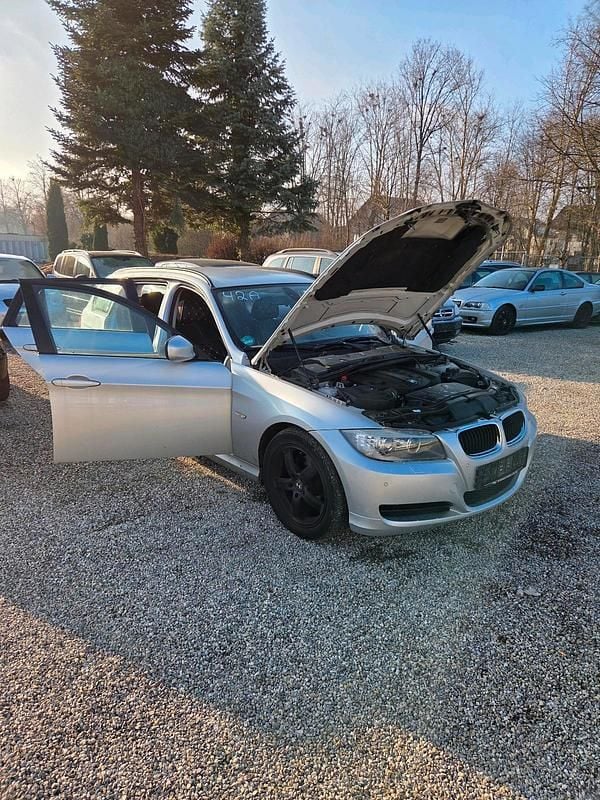 Grau Gebraucht 2012 BMW 316 Kombi | 3.500 € (Superpreis) - Bild 1/4