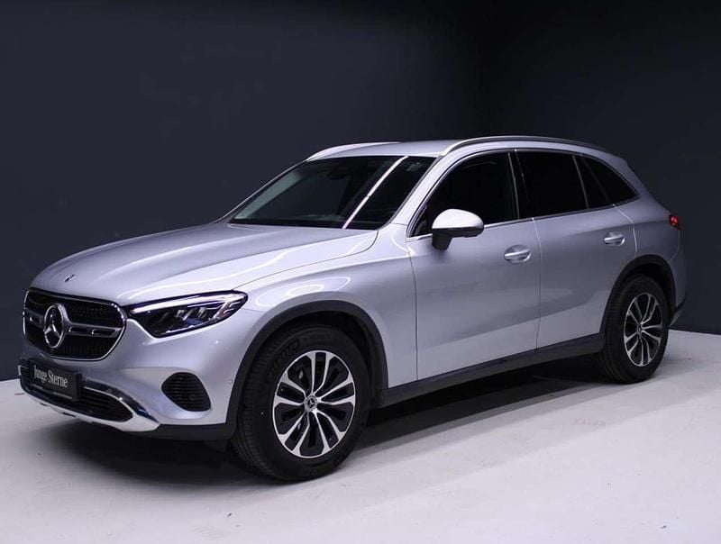 Silber Gebraucht 2023 Mercedes GLC220 Avantgarde SUV | 46.980 € (Guter Preis) - Bild 1/3