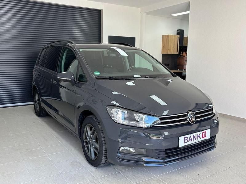 Gebraucht VW Touran Comfortline 150 PS (110 kW) 2022 Grau Van / Kleinbus