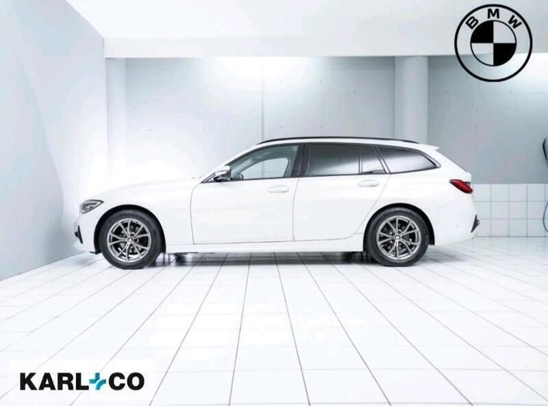 Weiß Gebraucht 2021 BMW 318 Kombi | 17.900 € (Guter Preis) - Bild 1/4