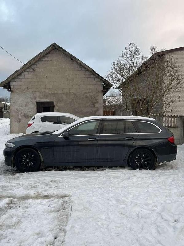 Gebraucht BMW 520 184 PS (135 kW) 2010 Grau Kombi