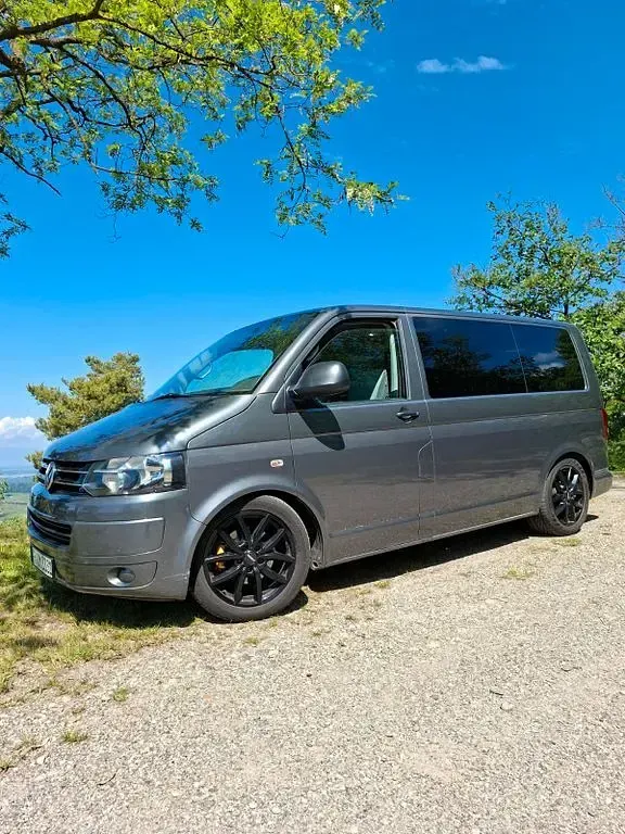 Gebraucht VW Multivan Startline 140 PS (102 kW) 2011 Grau Van / Kleinbus